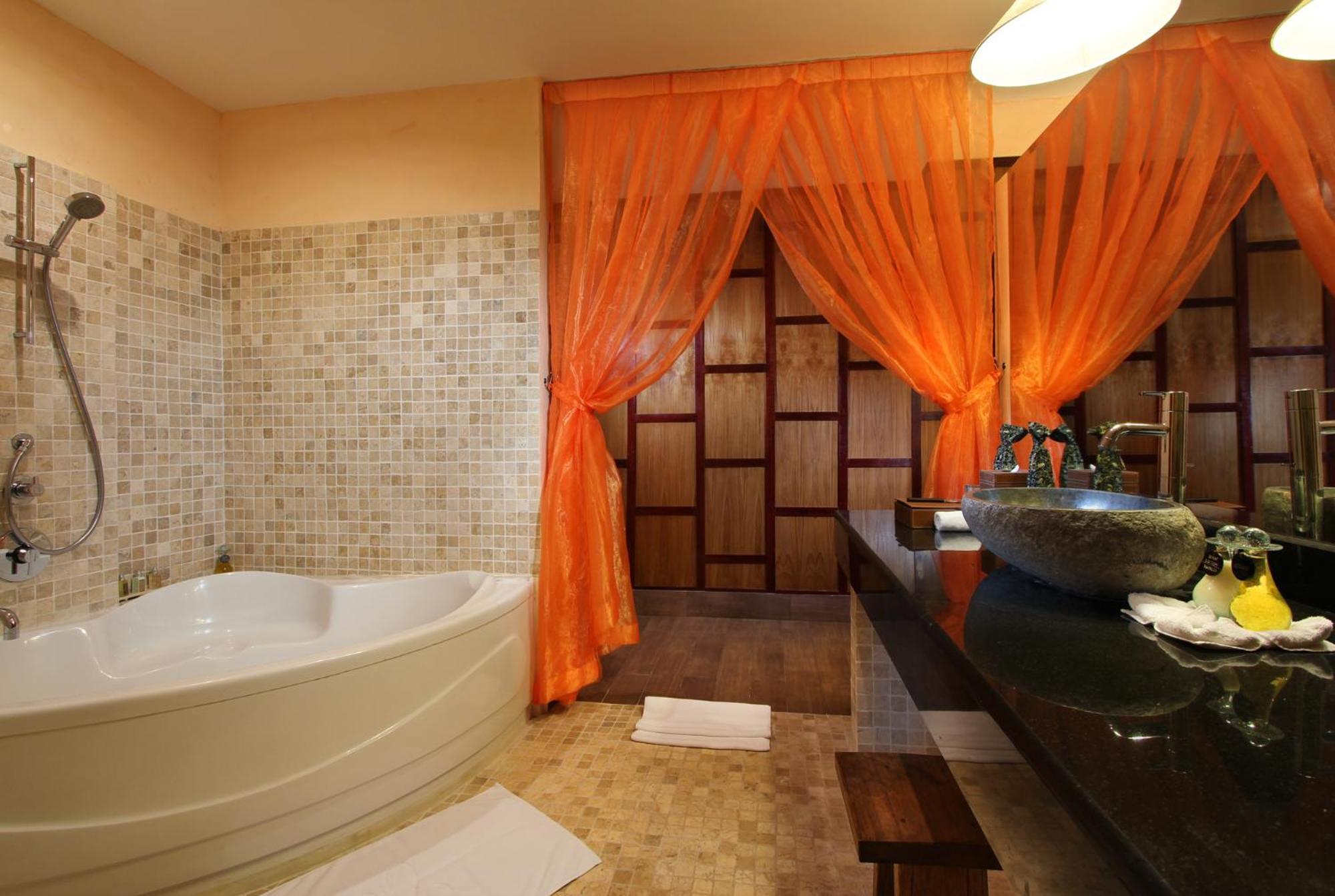 Kupu Kupu Barong And Tree By L'occitane Resort 5*